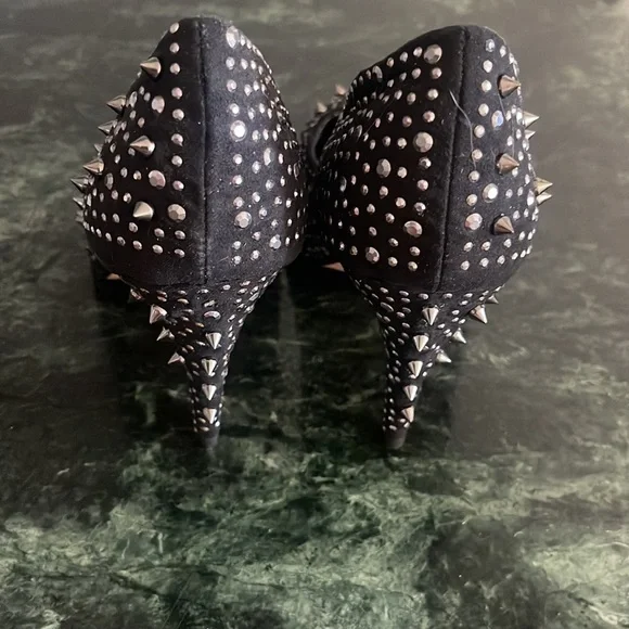 Gorgeous studded heals - Picture 2 of 5